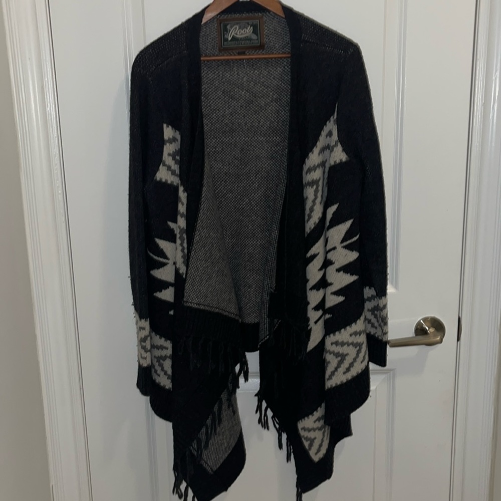 Roots Canada poncho wrap lambs wool size M